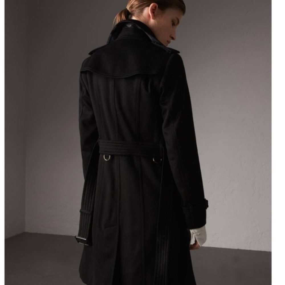 ⛔️SOLD⛔️ Burberry CASHMERE trench coat new - Picture 3 of 7